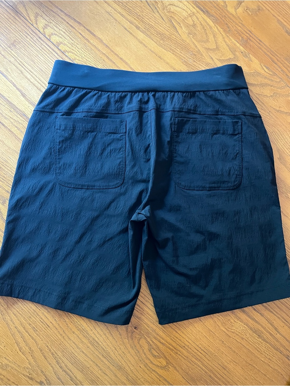Athleta Trekkie Bermuda Shorts 2.0 Black 12 - Picture 3 of 11